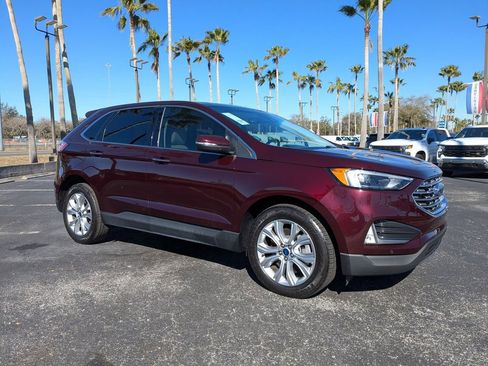 Used 2022 Ford Edge Titanium image 2