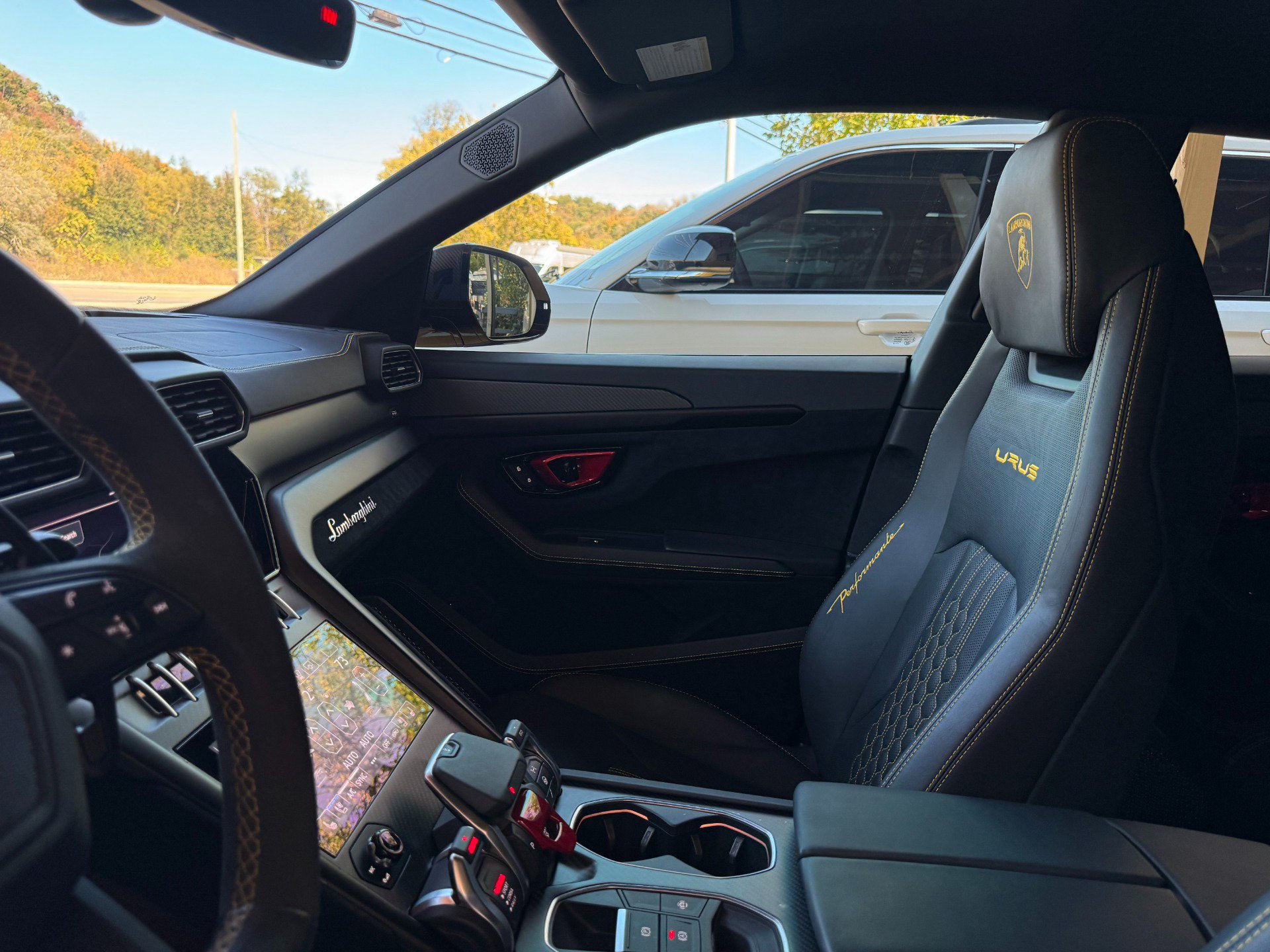 Used 2024 Lamborghini Urus Performante AWD/4WD image 20