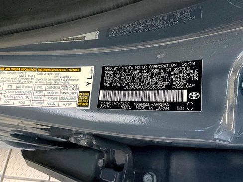 Used 2024 Toyota Prius XLE image 35