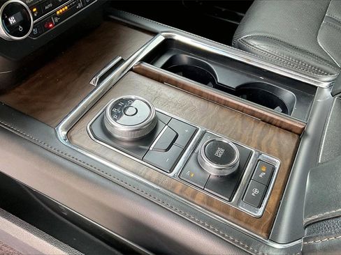 Used 2019 Ford Expedition Platinum image 15