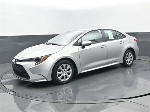 Used 2026 Toyota Corolla LE image 22