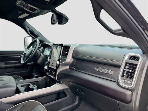 Used 2024 RAM 2500 Laramie w/ Night Edition image 29