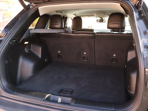 Used 2020 Jeep Cherokee Latitude Plus w/ Comfort/Convenience Group image 25