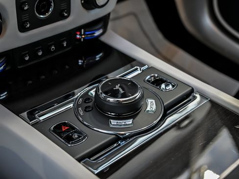 Used 2020 Rolls-Royce Dawn RWD image 42