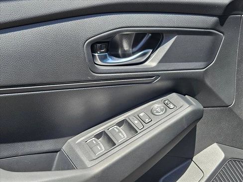 Used 2025 Honda Accord LX image 11