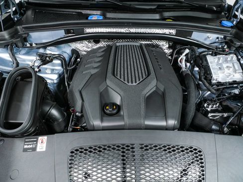 New 2026 Porsche Macan Turbo AWD/4WD image 38