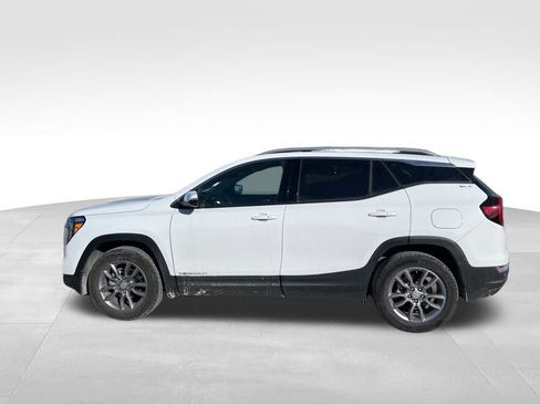 Used 2024 GMC Terrain SLT image 8