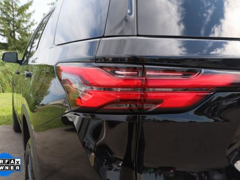 Used 2023 Chevrolet Traverse RS w/ LPO, Floor Liner Package image 32