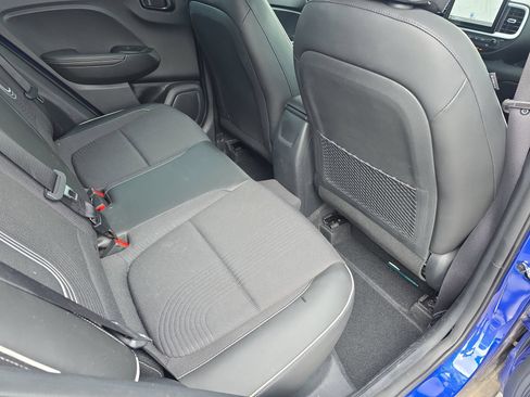 Used 2022 Hyundai Venue Limited w/ Cargo Package FWD image 11
