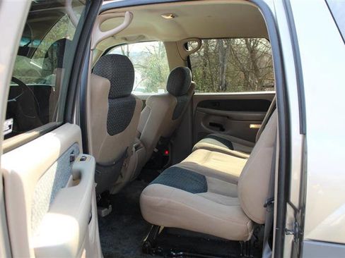 Used 2002 Chevrolet Avalanche 4x4 w/ Off-Road Suspension Pkg image 19