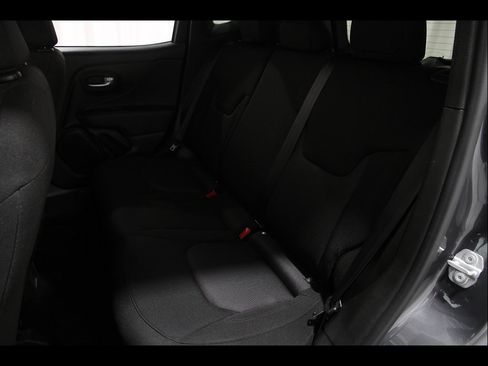 Used 2023 Jeep Renegade Latitude AWD/4WD image 19