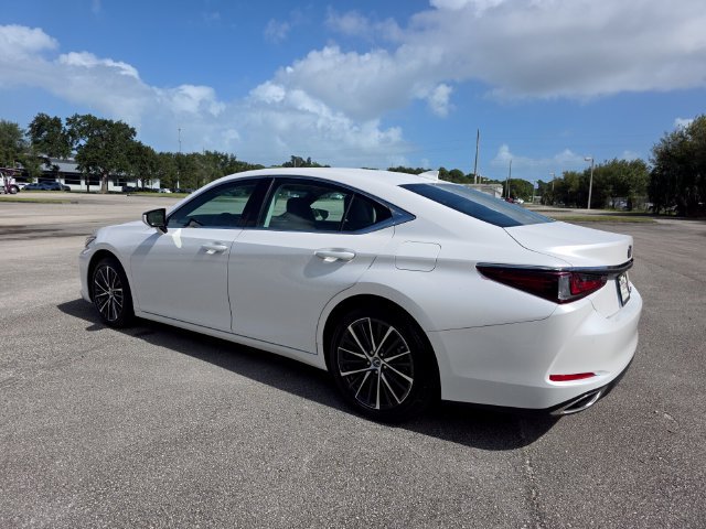 Used 2025 Lexus ES 350 w/ Premium Package FWD image 5
