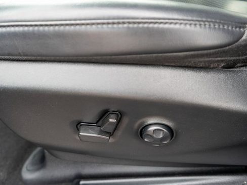 Used 2023 Chrysler Pacifica Touring-L w/ S Appearance Package image 24