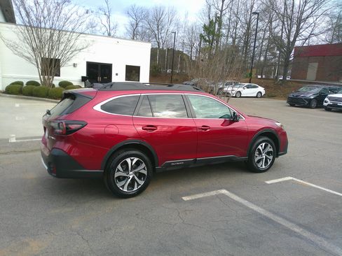 Used 2022 Subaru Outback Limited image 12