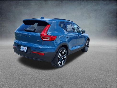 Certified 2023 Volvo XC40 B5 Ultimate w/ Protection Package Premier AWD/4WD image 8