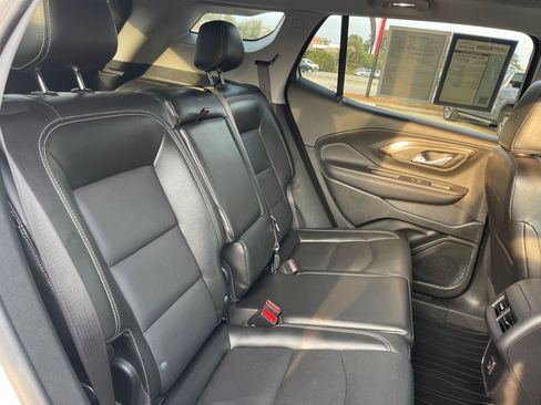 Used 2022 GMC Terrain SLT w/ Infotainment Package II image 25