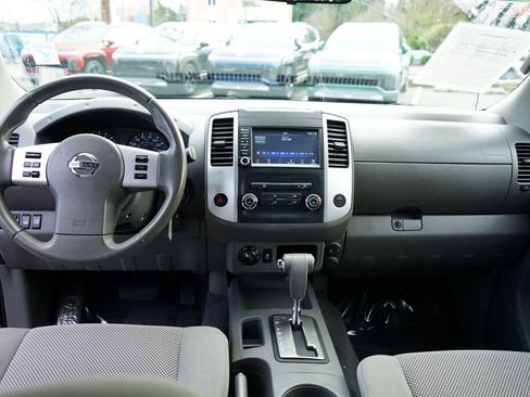 Used 2019 Nissan Frontier SV image 16