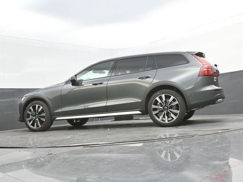 New 2026 Volvo V60 B5 Cross Country Ultra w/ Protection Package Premier AWD/4WD image 31