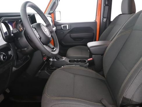 Used 2025 Jeep Wrangler Sport AWD/4WD image 16