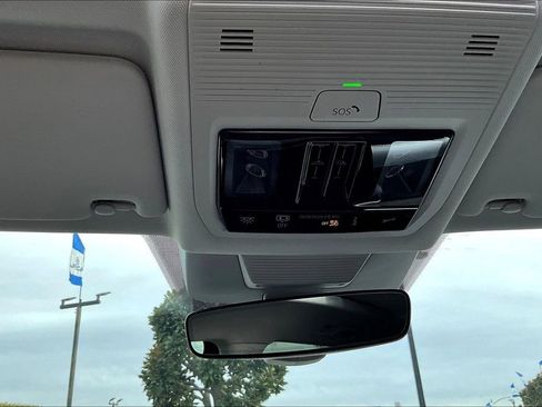 New 2026 Volkswagen Tiguan SE image 14