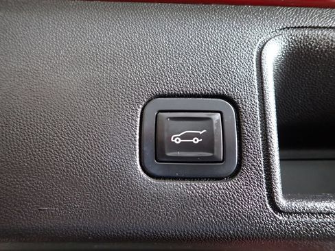 Used 2019 GMC Terrain Denali w/ Advanced Safety Package AWD/4WD image 19