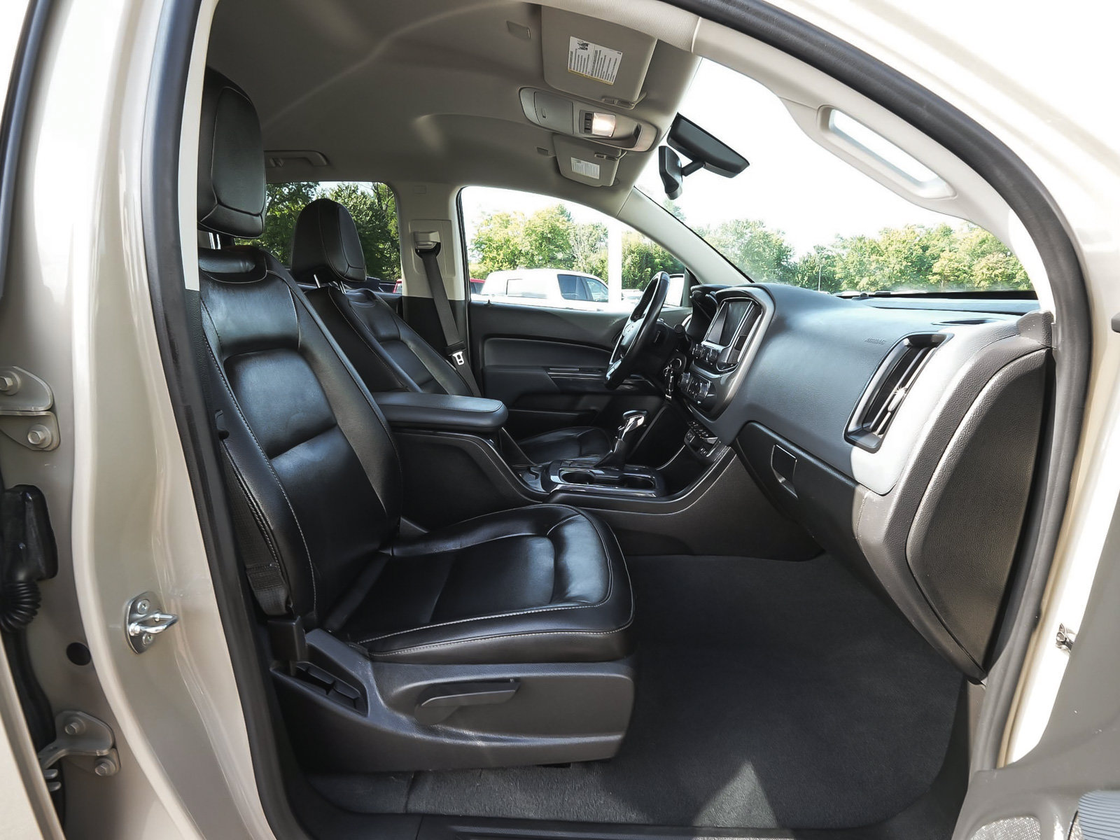 Used 2022 Chevrolet Colorado Z71 AWD/4WD image 41