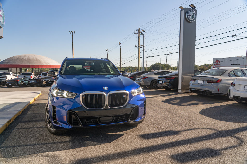 Used 2025 BMW X5 M60i AWD/4WD image 11