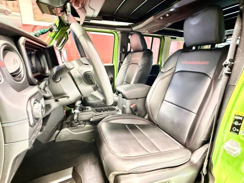 Certified 2025 Jeep Wrangler Unlimited Rubicon AWD/4WD image 19