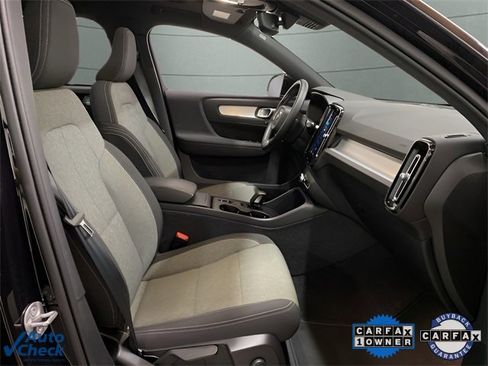 Used 2025 Volvo XC40 B5 Core image 74
