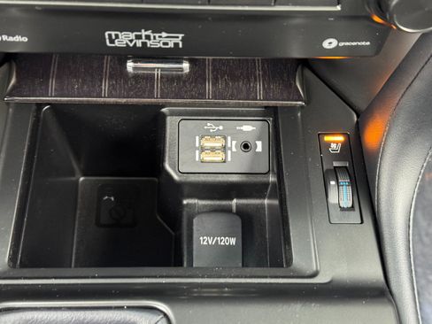 Used 2023 Lexus GX 460 Premium image 34