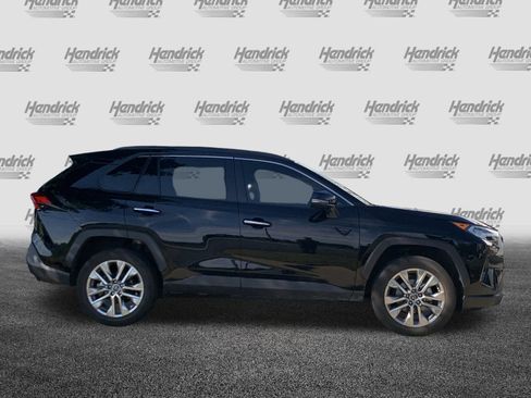 Used 2020 Toyota RAV4 Limited image 11