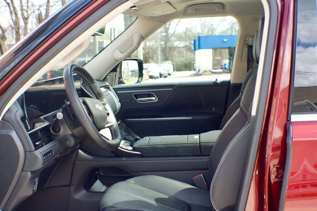 Used 2025 INFINITI QX80 Sensory AWD/4WD image 19