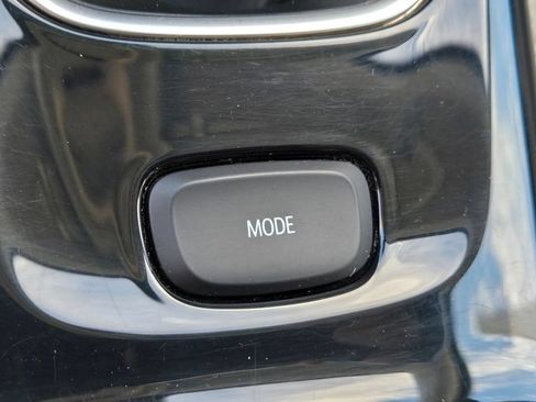 Used 2021 Buick Envision Essence FWD image 25