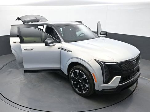 Used 2025 Cadillac Escalade IQ Sport 1 w/ Smart Trailering package image 33