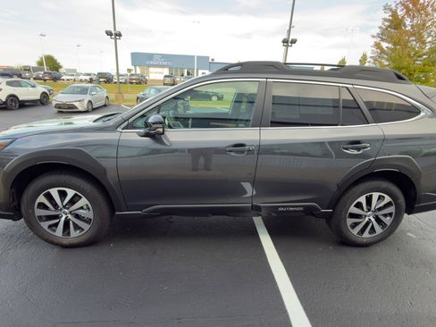 Certified 2025 Subaru Outback Premium image 6