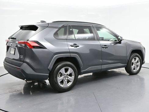 Used 2022 Toyota RAV4 XLE AWD/4WD image 7