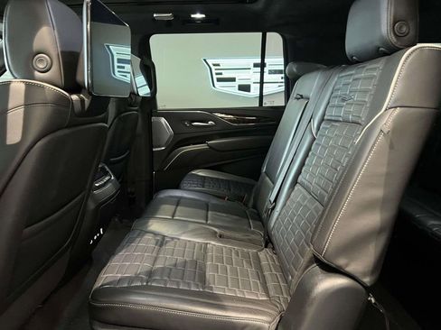 Certified 2023 Cadillac Escalade ESV Sport Platinum w/ LPO, ONYX Package image 9