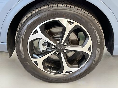 Used 2025 Ford Escape ST-Line Elite w/ Premium Technology Package AWD/4WD image 32