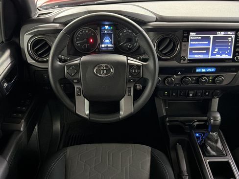 Used 2021 Toyota Tacoma TRD Off-Road w/ Technology Package AWD/4WD image 27