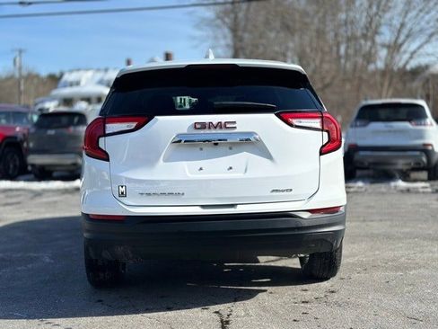 Used 2024 GMC Terrain SLE image 5