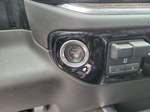 Used 2023 Chevrolet Silverado 1500 RST w/ Convenience Package II RWD image 19