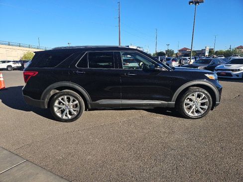 Used 2022 Ford Explorer Platinum w/ Equipment Group 601A image 6
