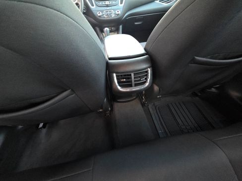 Used 2019 Chevrolet Malibu LT image 16