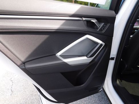 Used 2023 Audi Q3 2.0T Premium image 11