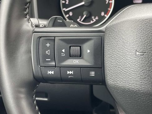 Certified 2025 Nissan Rogue SV image 19