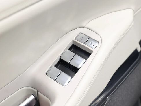 Used 2025 Lincoln Navigator Reserve AWD/4WD image 13
