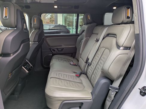 Used 2023 Rivian R1S Launch Edition image 26