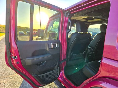 Used 2024 Jeep Wrangler Unlimited Rubicon 392 image 27