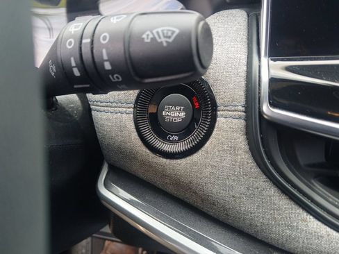 Used 2023 Jeep Compass Latitude AWD/4WD image 25