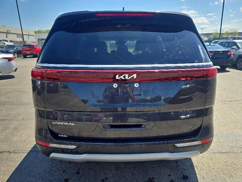 Certified 2023 Kia Carnival EX FWD image 7